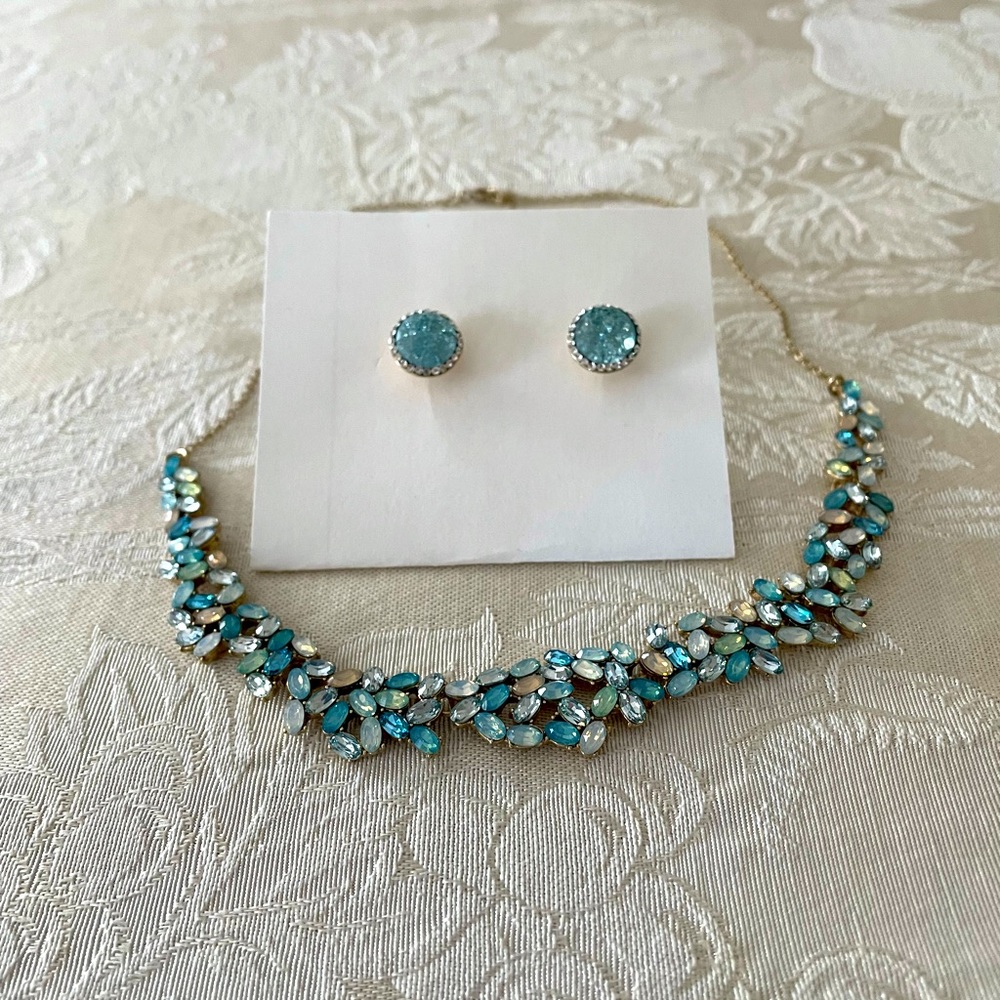 Loft coordinating necklace and earrings